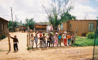 Orfanato no continente africano. (Foto: Ilustrativa /Flickr/ d_horkey)