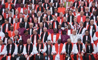 Bispos reunidos em uma conferência. (Foto: Reprodução/ACNS/Scott Gunn/Flickr)