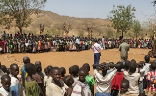 Cristãos pedem orações pela situação política no Sudão. (foto representativa: Portas Abertas)