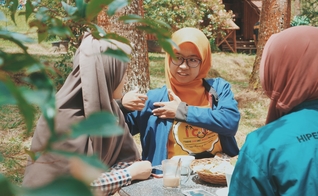 O cristianismo está atraindo jovens muçulmanos na Indonésia. (Foto: Reprodução/Unsplash/Gradikaa Aggi)