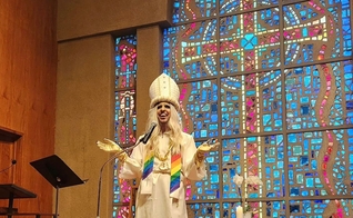  A Igreja recebeu drag queens para ministrar no culto de domingo. (Foto: Reprodução/Facebook/Calvary Presbyterian Church)
