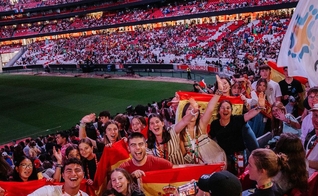Público no Estádio da Luz, em Lisboa. (Foto: The Change/Instagram)