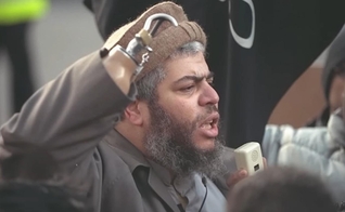 Abu Hamza. (Captura de tela/YouTube/The Telegraph)