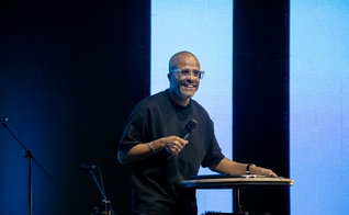 Pastor Fabiano Ribeiro na Inspire Conference Portugal. (Foto: Marcos Paulo Corrêa/Guiame)