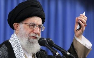 Aiatolá Ali Khamenei é o líder supremo do Irã e por diversas vezes jurou a destruição de Israel. (Foto: AP Photo)