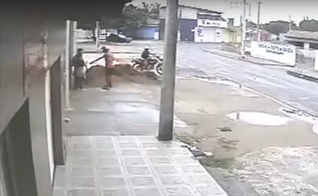 Os assaltos têm sido frequentes no bairro Jardins, em São Gonçalo do Amarante, na Região Metropolitana de Natal. (Foto: Câmeras de Vigilância/TV Ponta Negra)