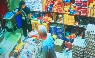 Câmeras de segurança registraram o momento do sequestro de Bakhit. (Foto: Portas Abertas)