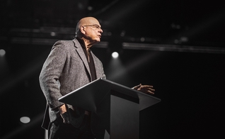 Tim Keller faleceu aos 72 anos. (Foto: The Gospel Coalition)