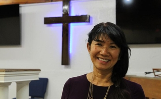 Linda Dunegan comprou um antigo clube de strip e o transformou em uma igreja. (Foto: AP Photo/Mark Thiessen)