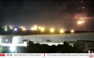 Conflito entre israelenses e grupo palestino. (Foto: Captura de tela/YouTube/Sky News)