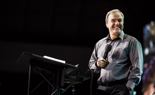Mike Bickle é diretor da International House of Prayer of Kansas City. (Foto: IHOPKC)