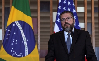 Ministro das Relações Exteriores, Ernesto Araújo, destaca aproximação com EUA e Israel. (Foto: EFE/Antonio Lacerda)