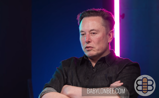 Elon Musk em entrevista a um site conservador de sátira de notícias cristãs. (Foto: The Babylon Bee)