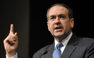 Huckabee ainda ressaltou que se for eleito como presidente, irá rescindir imediatamente o acordo com o Irã.