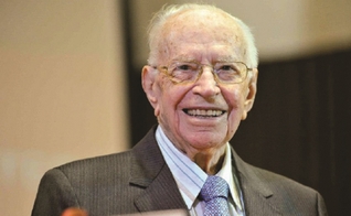 Pr. Enéas Tognini é fundador da Igreja Batista do Povo, da Convenção Batista Nacional e foi um dos líderes do avivamento espiritual no Brasil, em 1960, que marcou a história da igreja evangélica brasileira