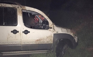 Segundo a breve nota, o casal teve apenas ferimentos leves.