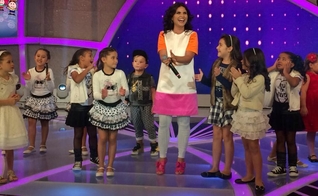 Aline Barros está preparando o lançamento de seu próximo DVD infantil, que está previsto para o mês de maio deste ano (2015).