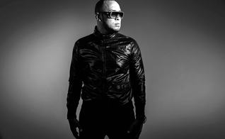 Ton Carfi tem se destacado na música gospel nacional, fazendo uma boa mistura entre black music e música eletrônica.