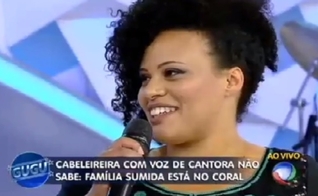 Raquel Novaes tinha o sonho de ser cantora, mas as difíceis circunstâncias da vida a impediram de realiza-lo.