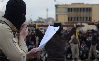 O Estado Islâmico emitiu um "contrato de segurança" que os cristãos de Qaryatian devem seguir. (Foto: Reuters)