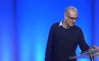 Nicky Gumbel é líder da "Holy Trinity Brompton Church" - uma igreja anglicana - em Londres