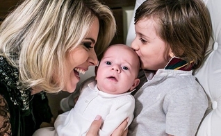 Mariana Valadão lançou é cantora, pastora, casada com o também Pastor Felippe Valadão e mãe de dois filhos: Tito e Davi.