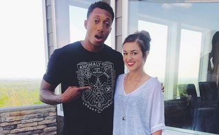 O rapper Lecrae e a jovem cantora Sadie Robertson compartilharam fotos antes do evento, nas mídias sociais.