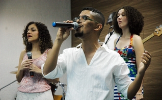 Gênesis Guimarães, idealizador do grupo Saviur'Songs.