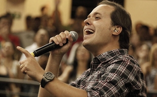 O álbum "Crer Para Ver" traz canções autorais que falam de fé, esperança e perdão para os adoradores.