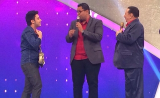 Na última segunda-feira (15), o cantor e compositor Anderson Freire gravou sua participação para o programa Raul Gil (SBT).  Além de se apresentar, o cantor também foi homenageado pelo apresentador e também por jovens talentos, descobertos pelo programa. 