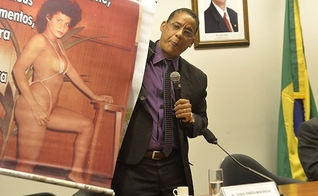 Ex-homossexual, Pastor Joide Miranda compartilha seu testemunho de transformação com parlamentares na Câmara dos Deputados