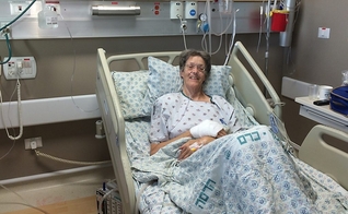 Marike Veldman é enfermeira e trabalhou em Israel, cuidando de crianças necessitadas - tanto judias como palestinas (Foto: Alfred Muller)