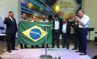 Pastores da Grande São Paulo em momento de oração pelo Brasil (Foto: Reprodução/TV Berno)