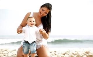 Priscila Pires posa com o filho Gabriel, que hoje tem 4 anos de idade. (Foto: Marcos Serra Lima)