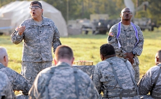 Desde seu afastamento do serviço militar, Gordon tem liderado o ministério “Pray In Jesus Name”. (Foto: US Army)