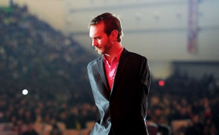 Nick Vujicic nasceu sem braços e sem pernas e tem inspirado com sua história de superação. (Foto: Getty Images)