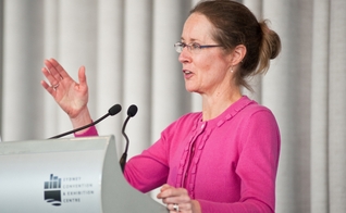 Claire Smith só passou por uma transformação depois de se converter ao cristianismo. (Foto: Reprodução)