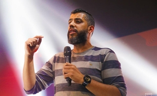 Pastor Leandro Vieira, cofundador da Base Missionária Casa de Oração em Curitiba. (Foto: REVO Intense)