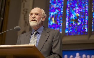 Pastor Eugene Peterson em palestra na Universidade da Igreja Presbiteriana, em Seattle, em 2009. (Foto: Creative Commons)