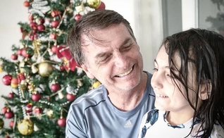 Presidente eleito Jair Bolsonaro junto com a filha mais nova, Laura. (Foto: Reprodução/Instagram)
