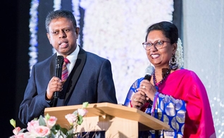 Rev. TMI Sathiyaraj, da igreja Bethany House, que conseguiu evangelizar e unir as etnias inimigas do Sri Lanka em Cristo. (Foto: Divulgação/Bethany)