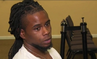 DeAndre Bramlett invadiu a igreja e procurou pastor para pedir perdão. (Foto: Reprodução/Youtube)
