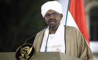 Omar al-Bashir durante um pronunciamento à nação sudanesa. (Foto: Ashraf Shazly/AFP)