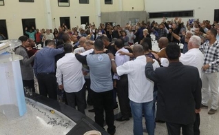 Pastores se unem em culto na Igreja de Paracatu onde fiéis foram assassinados recebe culto de oração. (Foto: Reprodução/Zé Luiz)