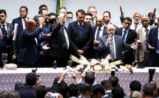 Bolsonaro participa de culto na Câmara dos Deputados. (Foto: Marcelo Camargo/Agência Brasil)