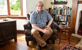 O doutor David Mackereth afirma que foi demitido como assessor de benefícios por causa de suas crenças religiosas. (Foto: Reprodução/Andrew Fox)