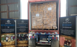 Contêiner com Bíblias para Hong Kong. (Foto: Reprodução/Mission Network)