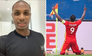 O jogador Odion Ighalo em campo agradecendo a Deus. (Foto: Reprodução/Instagram)