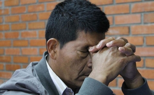 Pastor colombiano sofre ameaças de criminosos que atacam igrejas. (Foto: Reprodução/Portas Abertas)