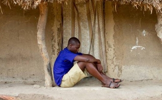 Jovem africano. (Foto: Reprodução/World Vision International - Esta é uma imagem ilustrativa, foto real não pode ser publicada por motivos de segurança).